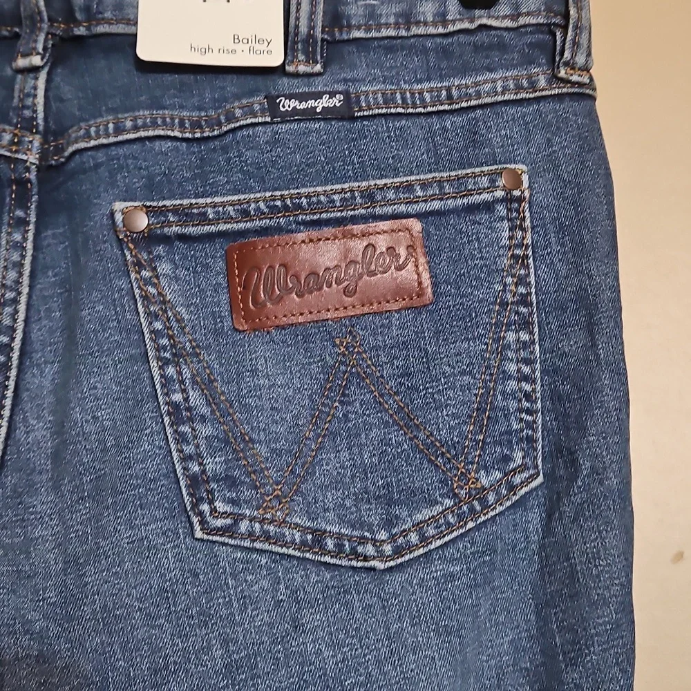 NWT Wrangler Retro Bailey High-Rise Flare Jeans - Picture 10 of 15